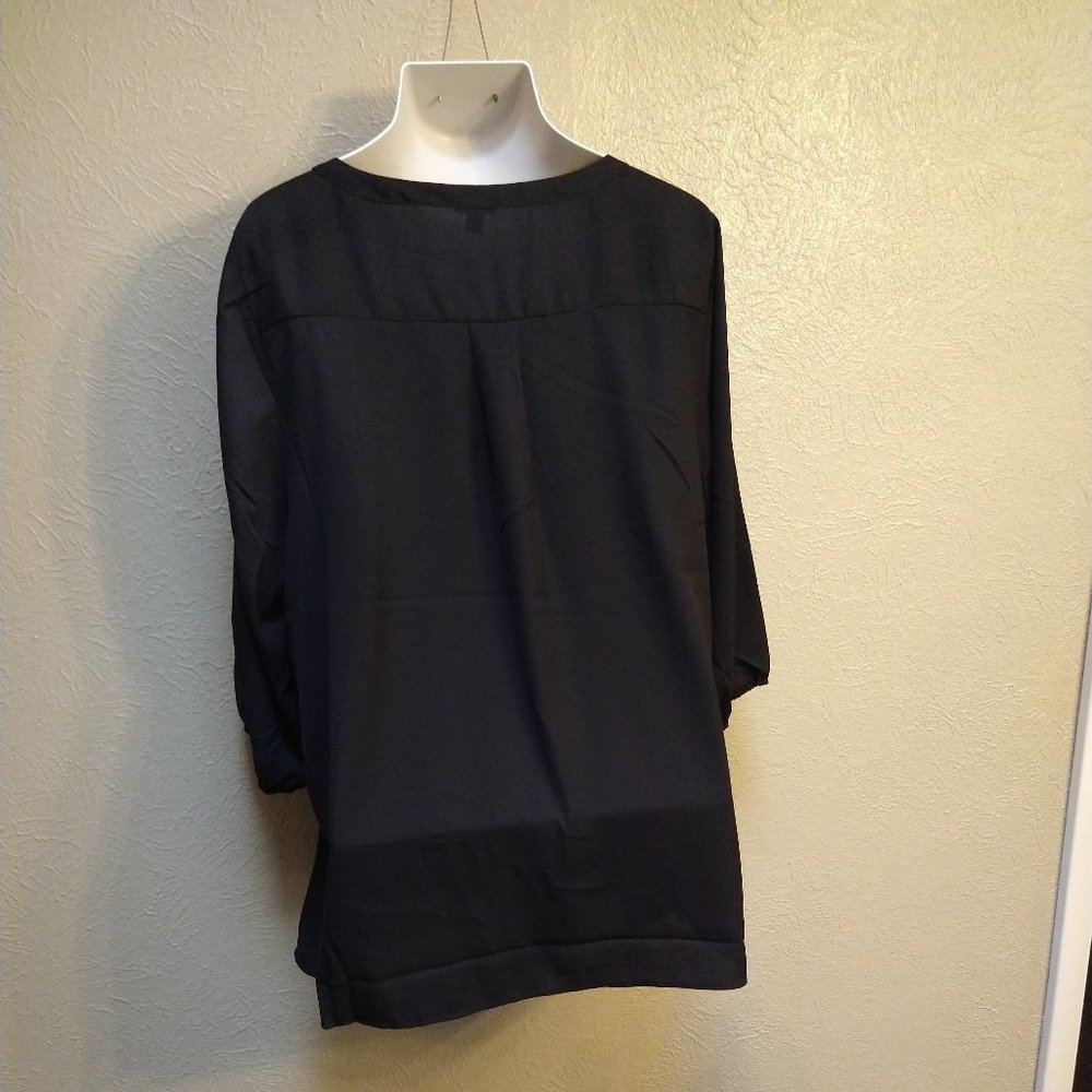 Avenue Black with Gold Zipper Tunic 3/4 sleeve Plus Size 26/28 - Picture 5 of 9